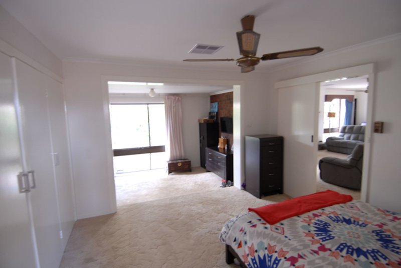 Photo - 69 Cooinda Lane, Deniliquin NSW 2710 - Image 8