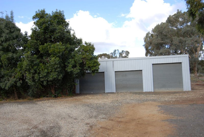 Photo - 69 Cooinda Lane, Deniliquin NSW 2710 - Image 10