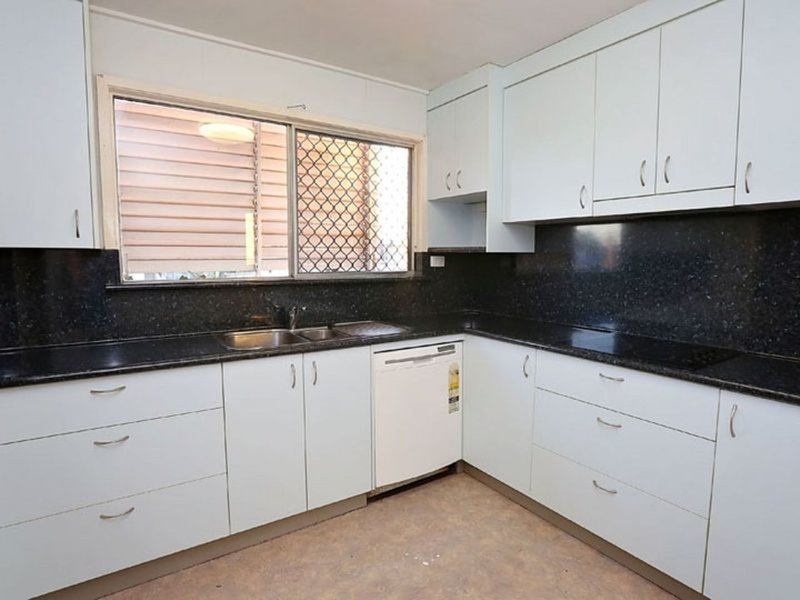 Photo - 69 Darling Crescent, Mount Isa QLD 4825 - Image 4