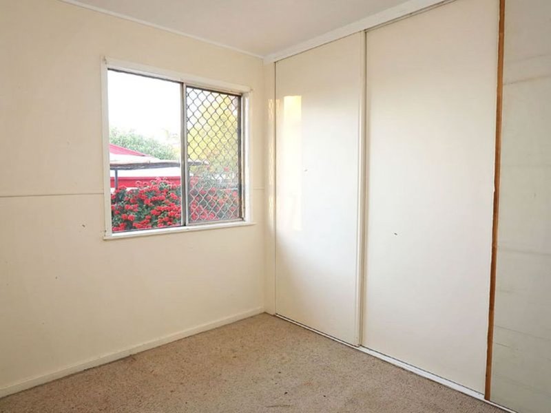 Photo - 69 Darling Crescent, Mount Isa QLD 4825 - Image 7