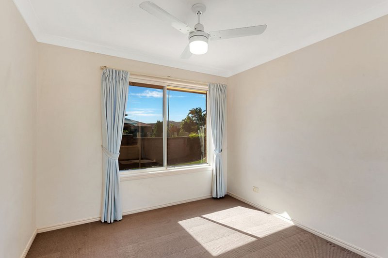 Photo - 69 Dipper Drive, Burleigh Waters QLD 4220 - Image 11