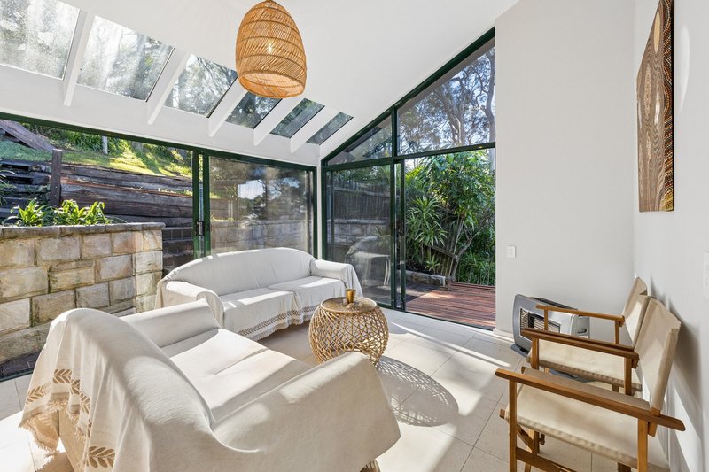 Photo - 69 Dolphin Crescent, Avalon Beach NSW 2107 - Image 11