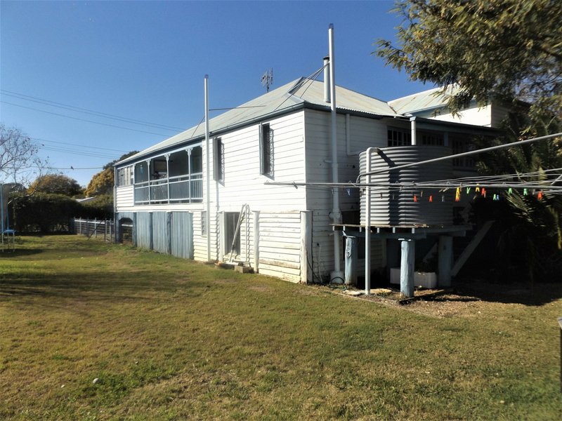 Photo - 69 Douglas Street, Murgon QLD 4605 - Image 10