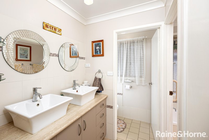 Photo - 69 Eldershaw Drive, Forest Hill NSW 2651 - Image 12
