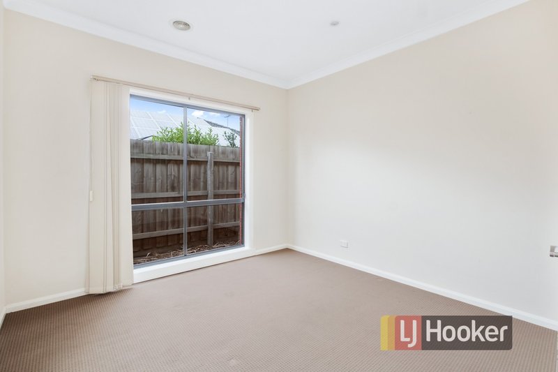 Photo - 69. Elliott Parade, Lynbrook VIC 3975 - Image 10