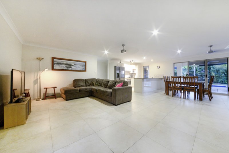 Photo - 69 Endeavour Circuit, Cannonvale QLD 4802 - Image 3