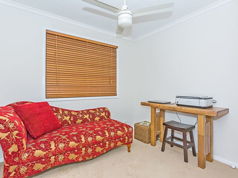 Photo - 69 Fedrick Street, Boronia Heights QLD 4124 - Image 15