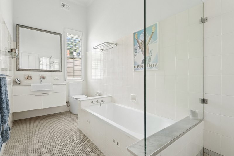 Photo - 6/9 Ginahgulla Road, Bellevue Hill NSW 2023 - Image 8