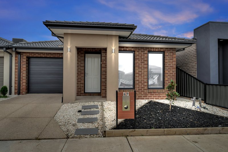 69 Gossia Avenue, Craigieburn VIC 3064