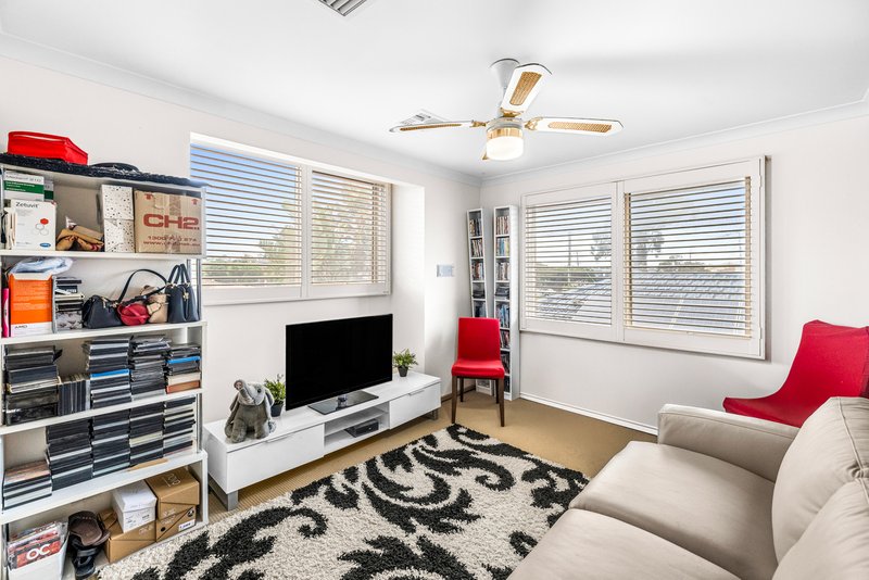 Photo - 69 Greaves Street South, Werribee VIC 3030 - Image 10