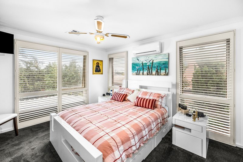 Photo - 69 Greaves Street South, Werribee VIC 3030 - Image 11