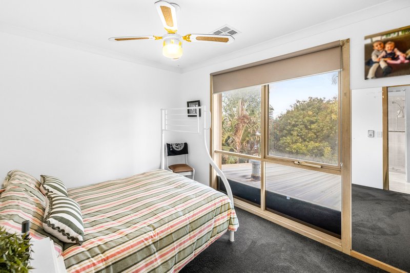 Photo - 69 Greaves Street South, Werribee VIC 3030 - Image 13