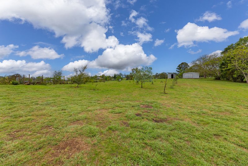 Photo - 69 Hardgrave Road, Blackbutt QLD 4314 - Image 4