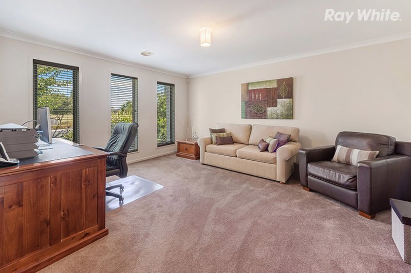 Photo - 69 Hawkstowe Parade, South Morang VIC 3752 - Image 8