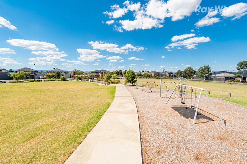 Photo - 69 Hawkstowe Parade, South Morang VIC 3752 - Image 15