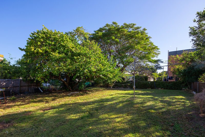 Photo - 69 Hedley Avenue, Nundah QLD 4012 - Image 12