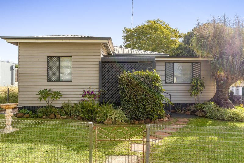 Photo - 69 Hillview Avenue, Newtown QLD 4350 - Image 2