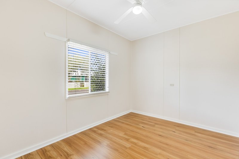 Photo - 69 Hillview Avenue, Newtown QLD 4350 - Image 6