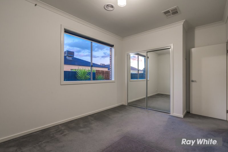 Photo - 69 Inverell Parkway, Tarneit VIC 3029 - Image 14