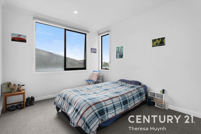 Photo - 69 Jackson Green Boulevard, Clayton South VIC 3169 - Image 10