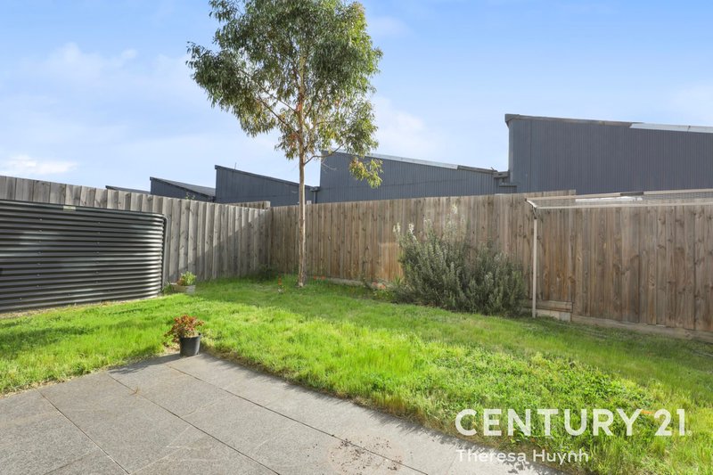 Photo - 69 Jackson Green Boulevard, Clayton South VIC 3169 - Image 11