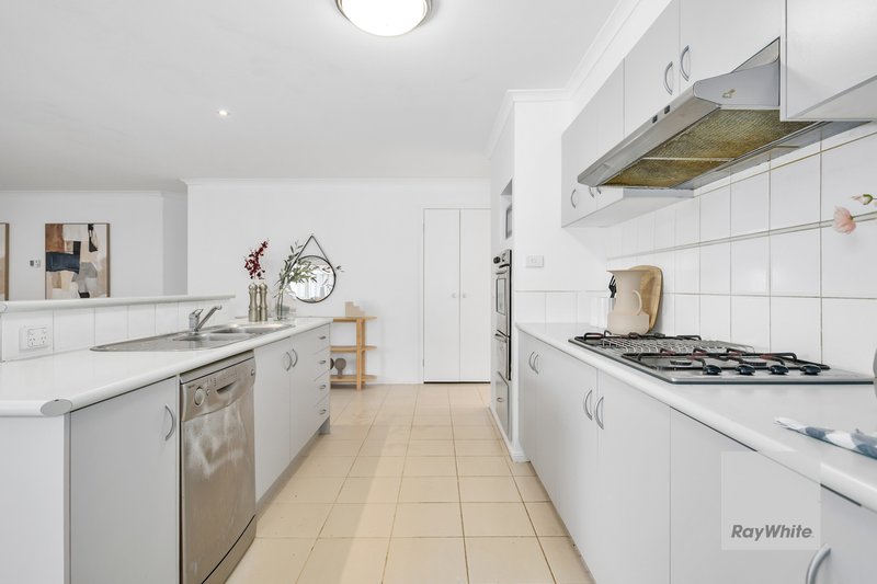 Photo - 69 Jindabyne Avenue, Taylors Hill VIC 3037 - Image 6