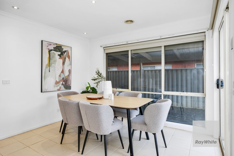 Photo - 69 Jindabyne Avenue, Taylors Hill VIC 3037 - Image 7
