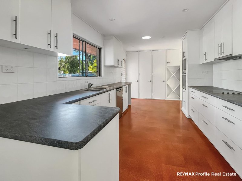 Photo - 69 Kersley Road, Kenmore QLD 4069 - Image 6