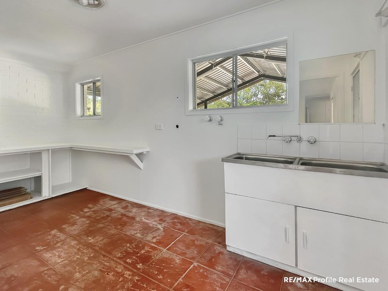 Photo - 69 Kersley Road, Kenmore QLD 4069 - Image 15