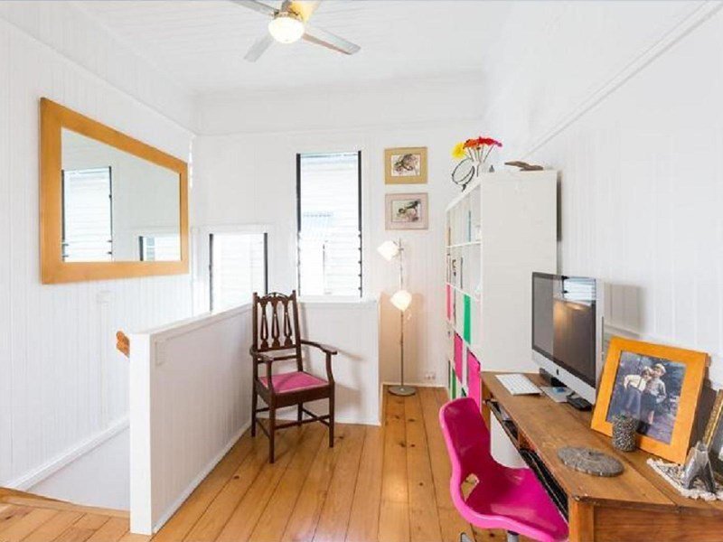 Photo - 69 Lanham Avenue, Grange QLD 4051 - Image 5