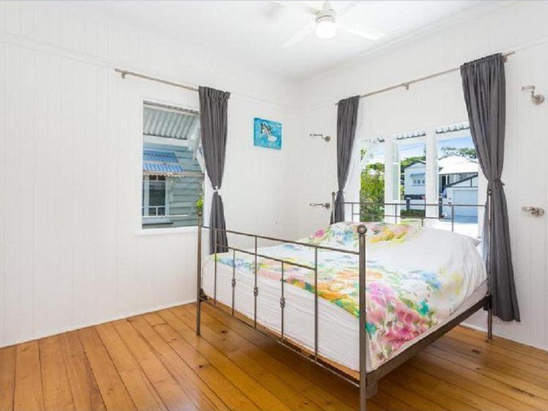 Photo - 69 Lanham Avenue, Grange QLD 4051 - Image 8