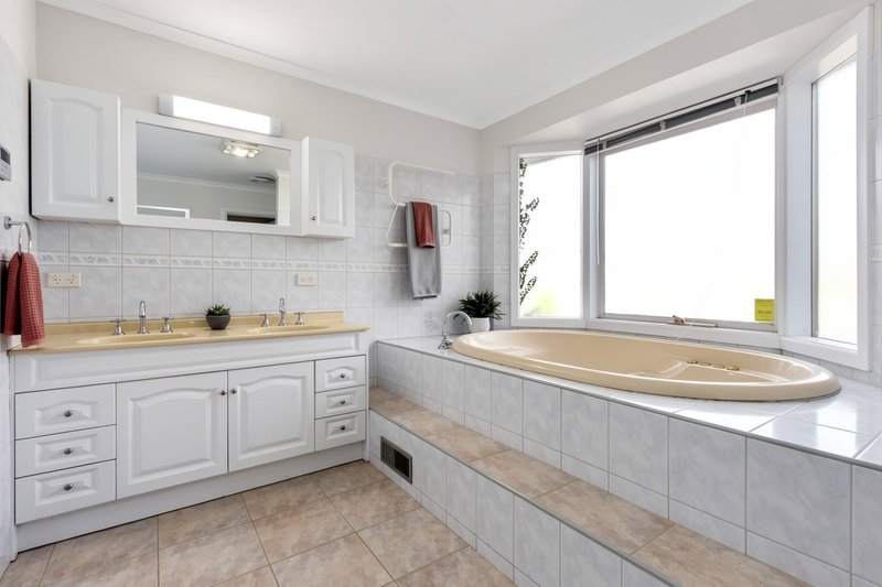 Photo - 69 Leonard Street, Bayswater VIC 3153 - Image 7