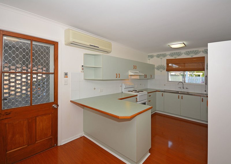 Photo - 69 Long Street, Point Vernon QLD 4655 - Image 3