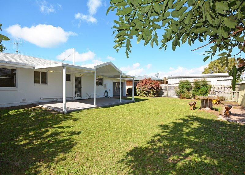 Photo - 69 Long Street, Point Vernon QLD 4655 - Image 4