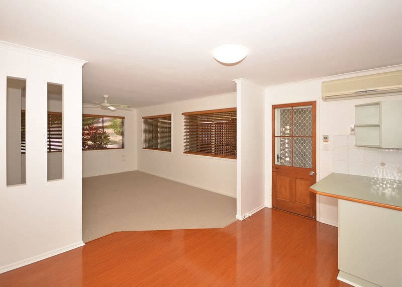 Photo - 69 Long Street, Point Vernon QLD 4655 - Image 5