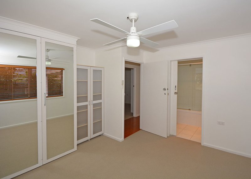 Photo - 69 Long Street, Point Vernon QLD 4655 - Image 13