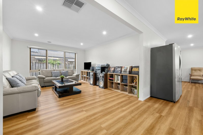 Photo - 69 Long Tree Drive, Harkness VIC 3337 - Image 4