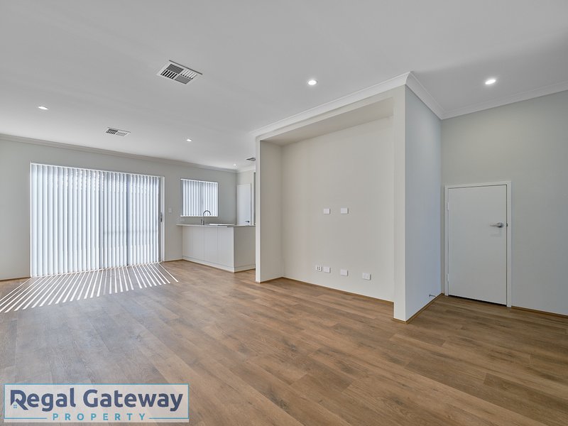 Photo - 69 Lycaste Parade, Treeby WA 6164 - Image 6