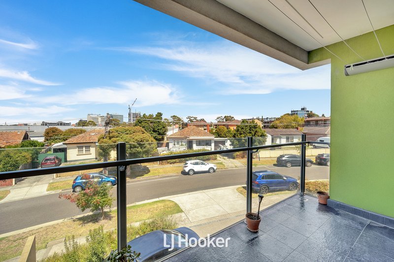 Photo - 6/9 Mcfarlane Crescent, Dandenong VIC 3175 - Image 8