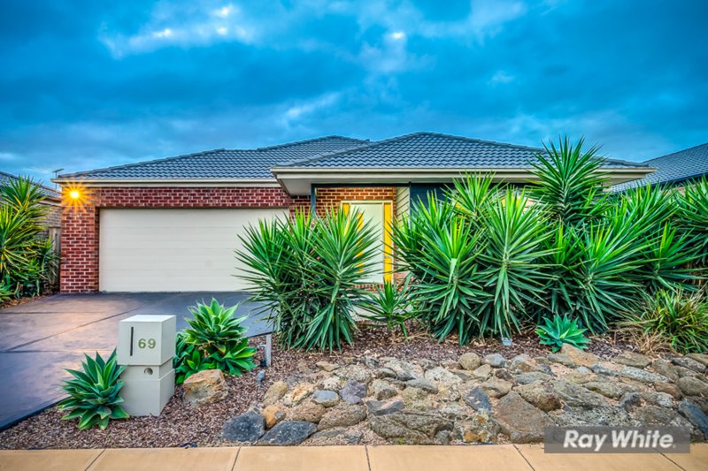 Photo - 69 Moorhen Blvd , Williams Landing VIC 3027 - Image 2