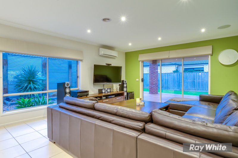 Photo - 69 Moorhen Blvd , Williams Landing VIC 3027 - Image 9