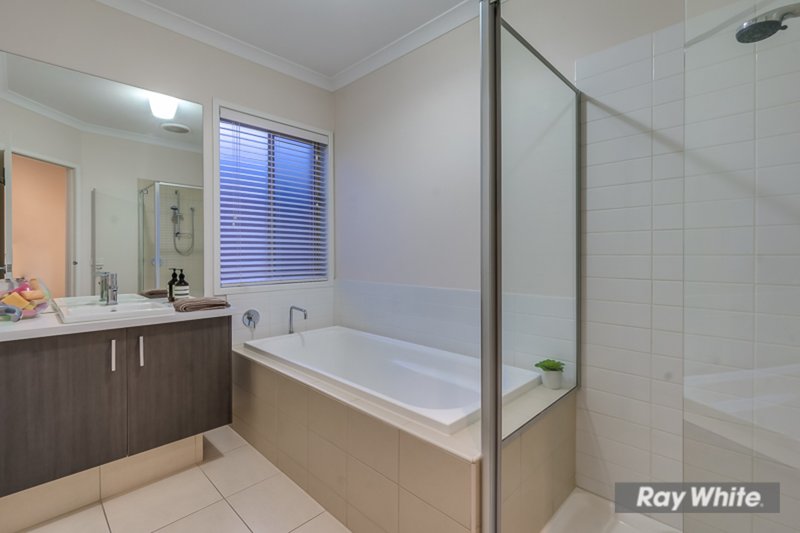 Photo - 69 Moorhen Blvd , Williams Landing VIC 3027 - Image 11