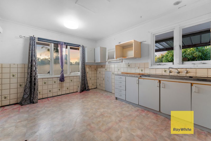 Photo - 69 Nanovich Avenue, Girrawheen WA 6064 - Image 6