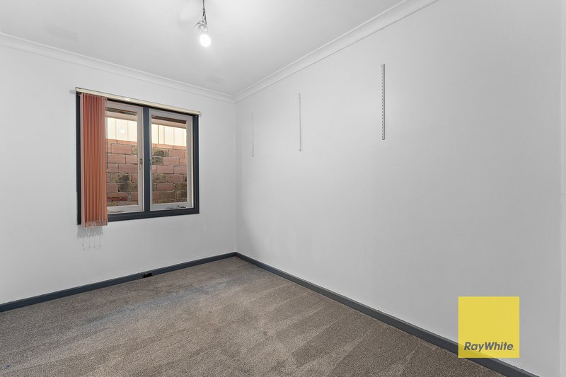 Photo - 69 Nanovich Avenue, Girrawheen WA 6064 - Image 11