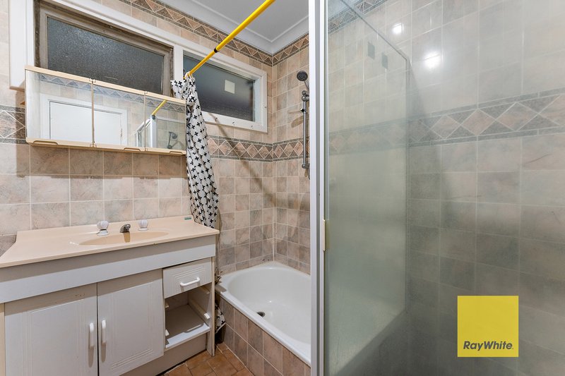 Photo - 69 Nanovich Avenue, Girrawheen WA 6064 - Image 12