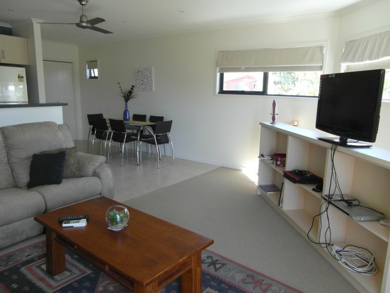 Photo - 6/9 Orana Avenue, Boyne Island QLD 4680 - Image 2