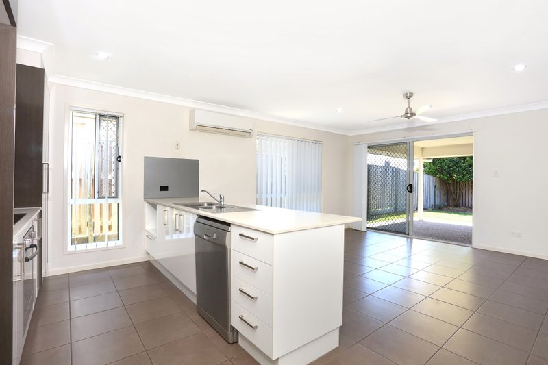 Photo - 69 Orlando Drive, Coomera QLD 4209 - Image 4