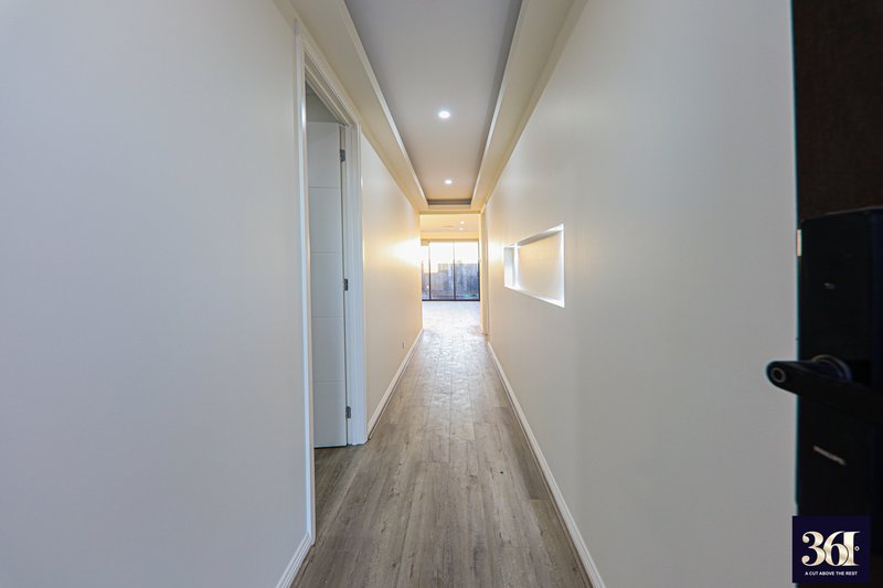 Photo - 69 Paradoxa Way, Tarneit VIC 3029 - Image 2