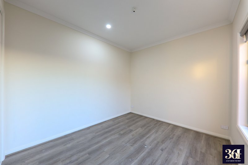 Photo - 69 Paradoxa Way, Tarneit VIC 3029 - Image 9