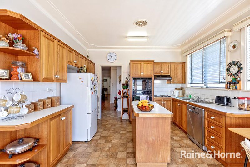 Photo - 69 Phillip Street, Tamworth NSW 2340 - Image 2